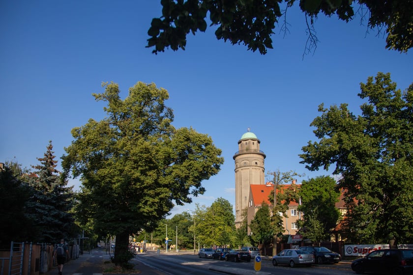 Wieża ciśnień z ulicy Berenta na osiedlu Karłowice została ponownie wystawiona na sprzedaż