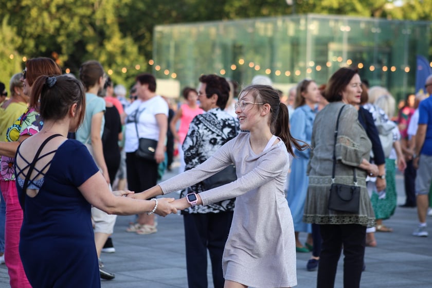 Filmowa potańcówka na pl. Wolności