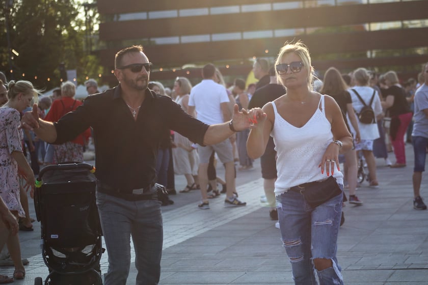 Filmowa potańcówka na pl. Wolności