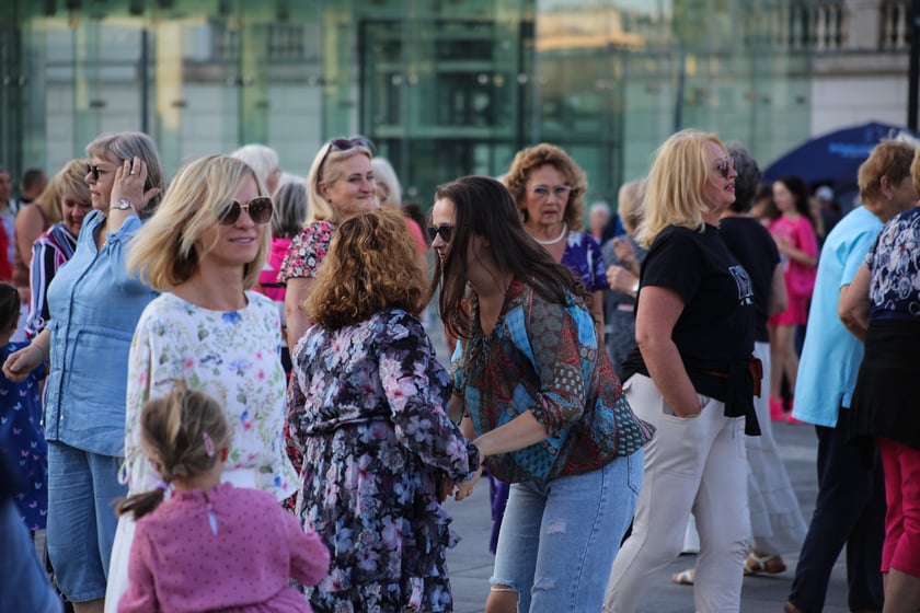 Filmowa potańcówka na pl. Wolności