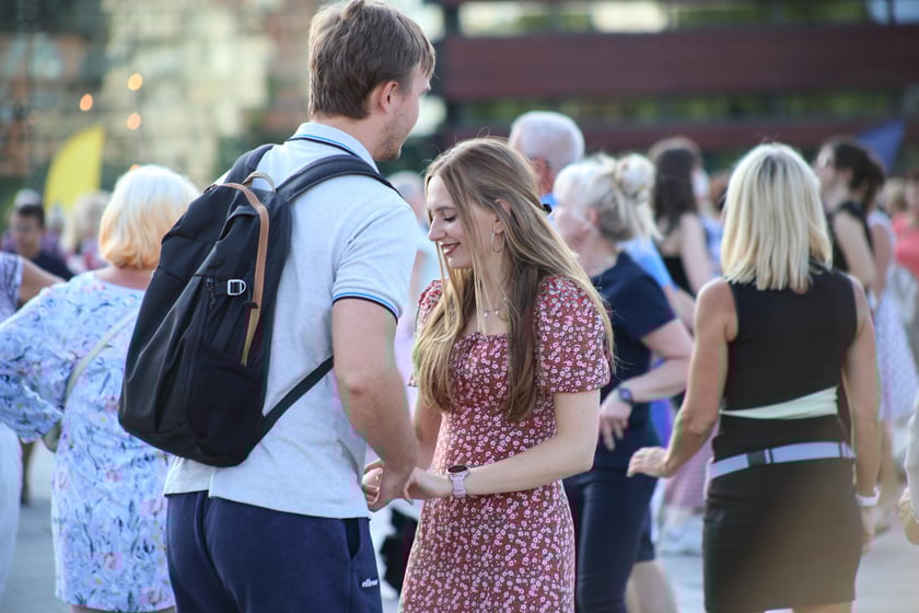 Filmowa potańcówka na pl. Wolności