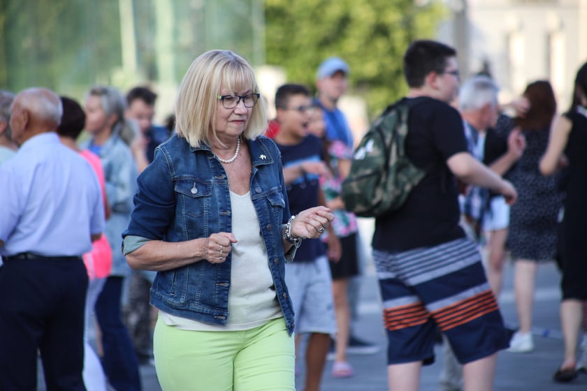 Filmowa potańcówka na pl. Wolności
