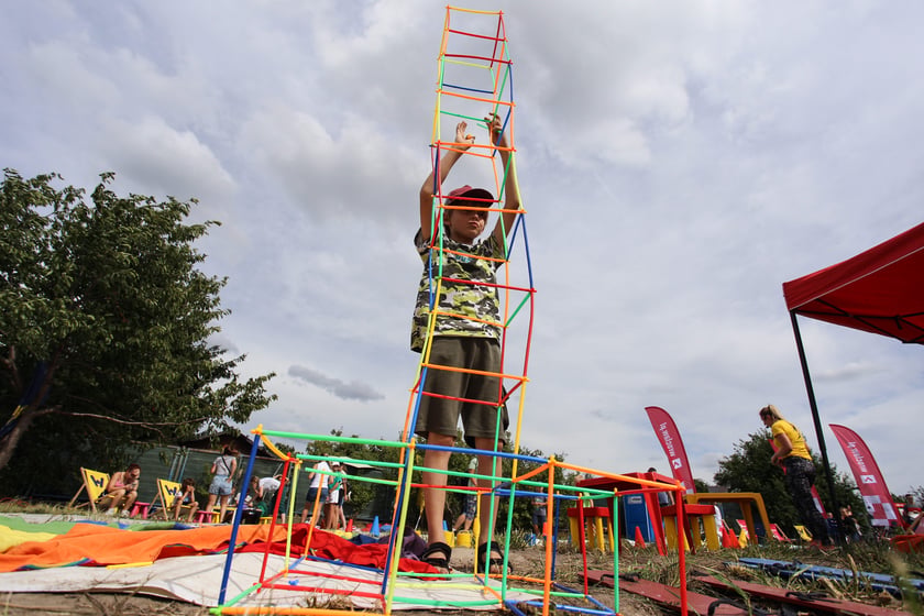 Piknik z okazji otwarcia kładki pieszo-rowerowej nad Ślęzą