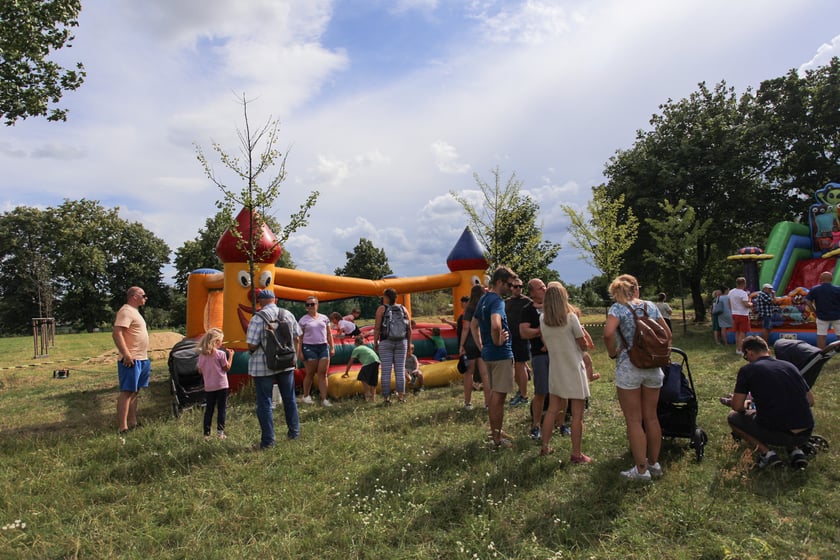 Piknik z okazji otwarcia kładki pieszo-rowerowej nad Ślęzą