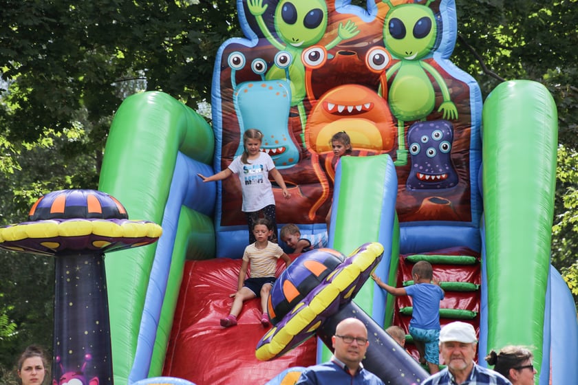 Piknik z okazji otwarcia kładki pieszo-rowerowej nad Ślęzą