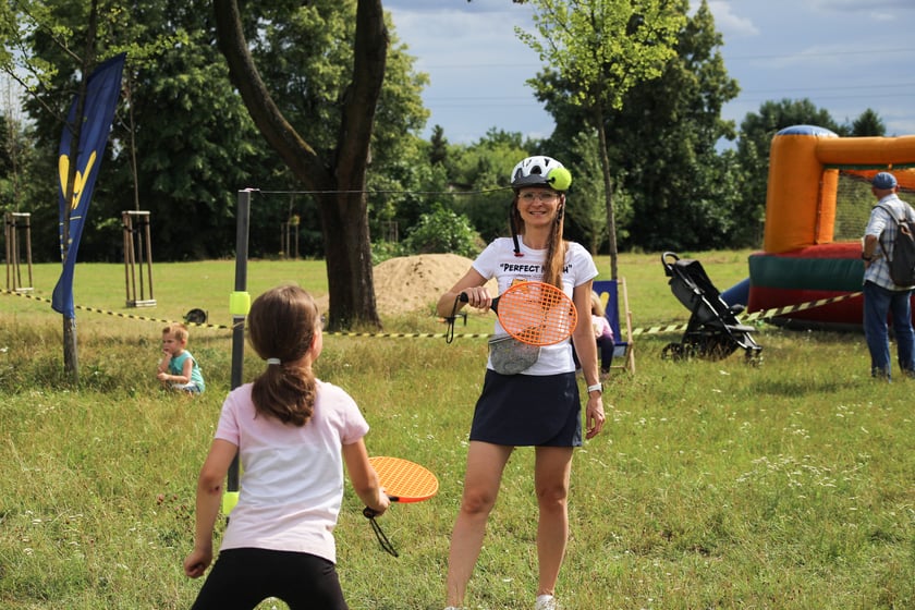 Piknik z okazji otwarcia kładki pieszo-rowerowej nad Ślęzą