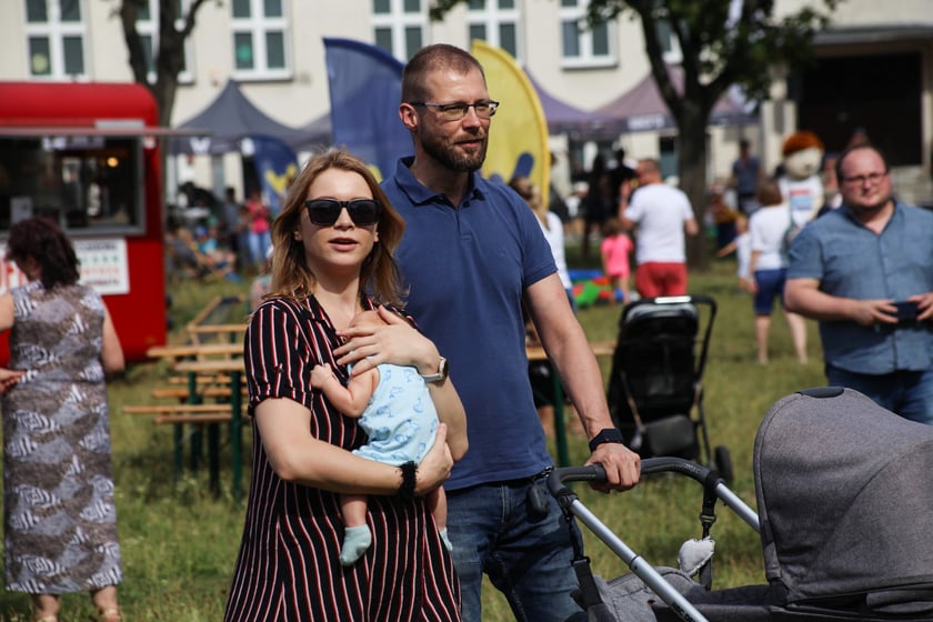 Piknik z okazji otwarcia kładki pieszo-rowerowej nad Ślęzą