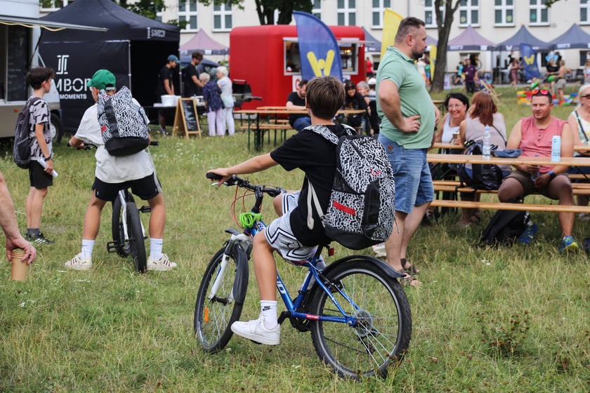 Piknik z okazji otwarcia kładki pieszo-rowerowej nad Ślęzą