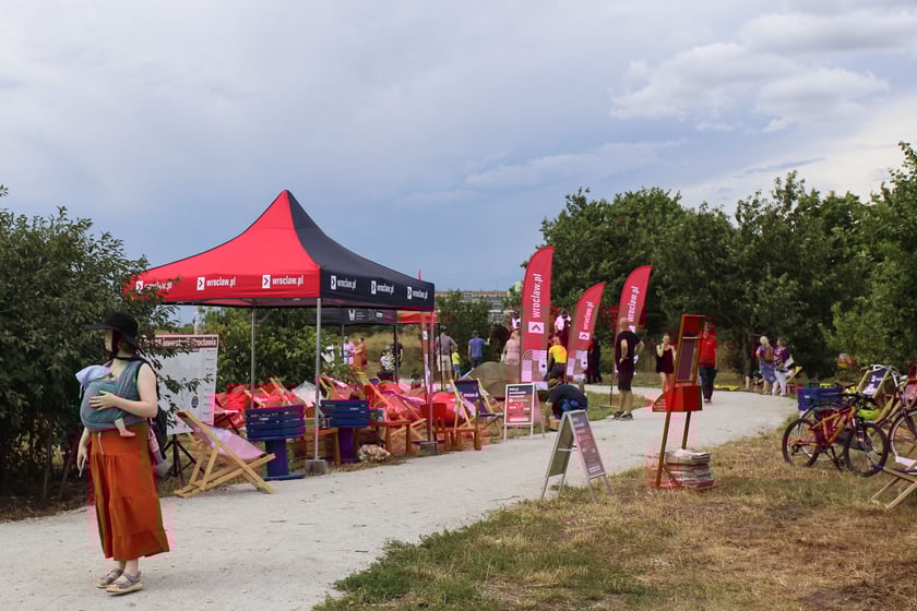 Piknik z okazji otwarcia kładki pieszo-rowerowej nad Ślęzą