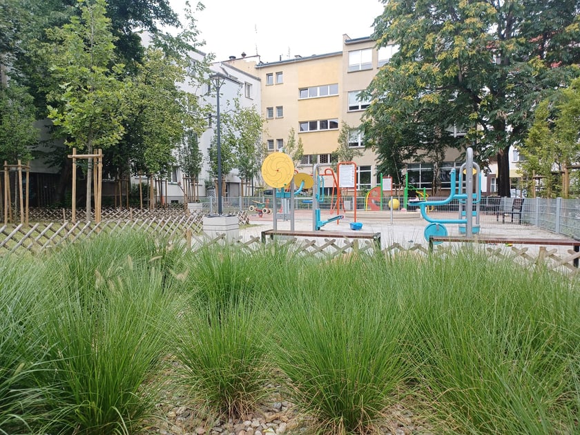 Te miejsca z Wrocławia zakwalifikowały się do konkursu ,,Modernizacja Roku &amp; Budowa XXI w.'' Na zdjęciu znajduje się podw&oacute;rko w centrum miasta, położone jest w kwartale między:&nbsp;pl. Nowy Targ, ul. Kotlarską, ul. Łaciarską i ul. Nożowniczą.