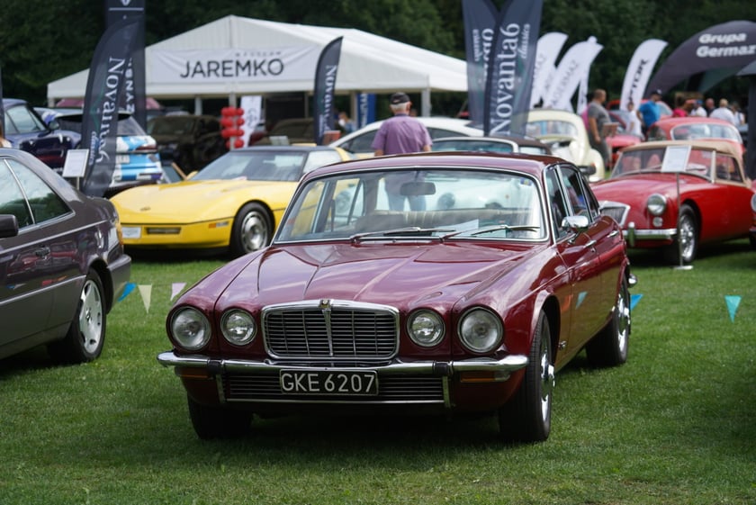 MotoClassic na Zamku Topacz - kultowe i współczczesne pojazdy