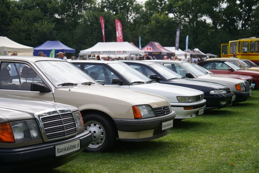 MotoClassic na Zamku Topacz - kultowe i współczczesne pojazdy