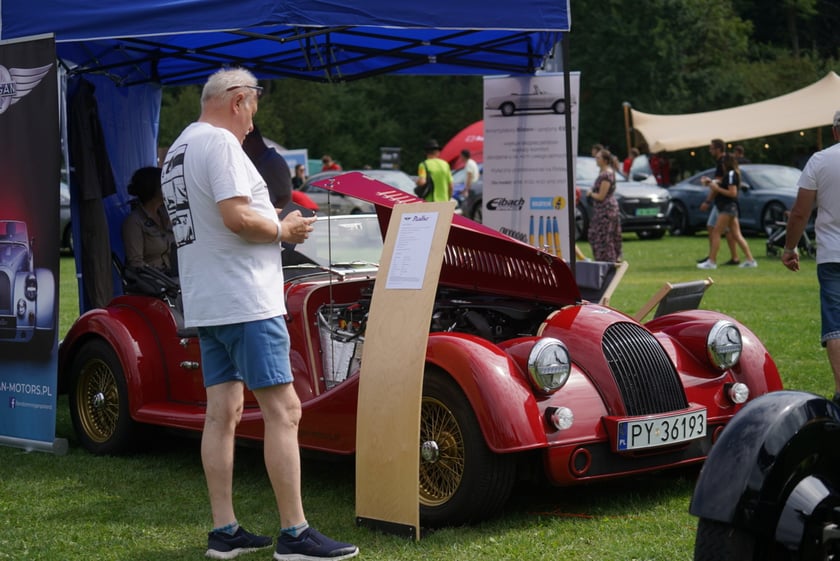 MotoClassic na Zamku Topacz - kultowe i współczczesne pojazdy
