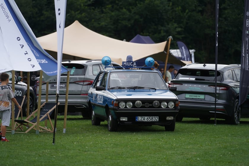 MotoClassic na Zamku Topacz - kultowe i współczczesne pojazdy