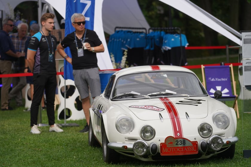 MotoClassic na Zamku Topacz - kultowe i współczczesne pojazdy
