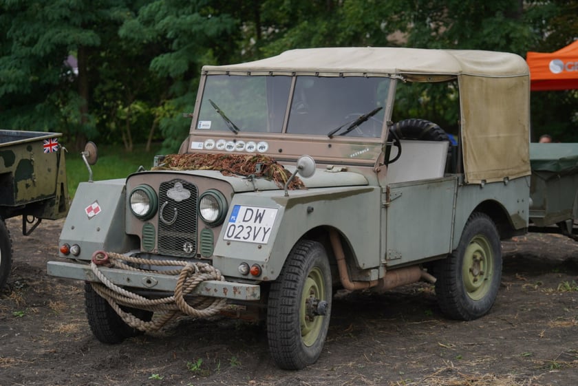MotoClassic na Zamku Topacz - kultowe i współczczesne pojazdy