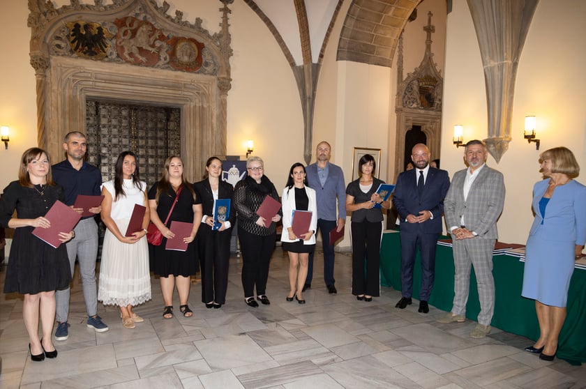 Ślubowanie i wręczenie aktów nadania stopnia awansu zawodowego nauczyciela mianowanego z udziałem prezydenta Wrocławia Jacka Sutryka