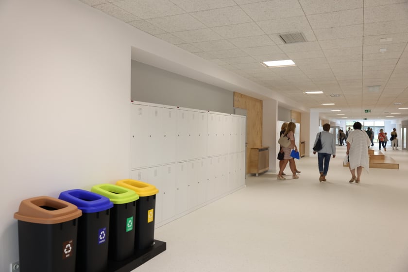 Rozpoczęcie roku szkolnego w nowej szkole przy ul. Asfaltowej we Wrocławiu