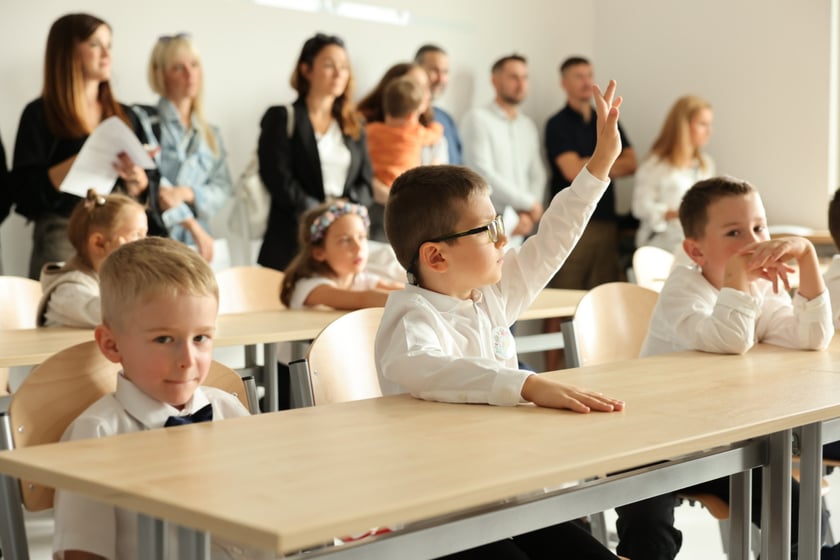 Rozpoczęcie roku szkolnego w nowej szkole przy ul. Asfaltowej we Wrocławiu