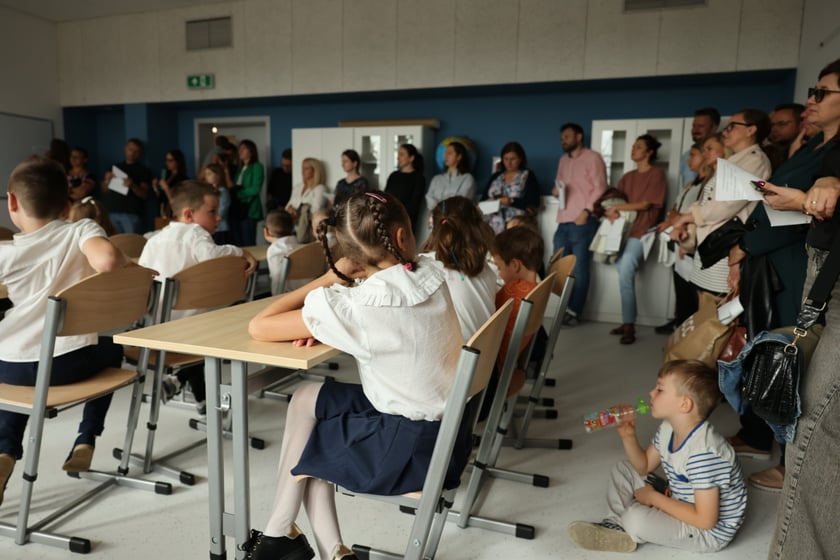 Rozpoczęcie roku szkolnego w nowej szkole przy ul. Asfaltowej we Wrocławiu