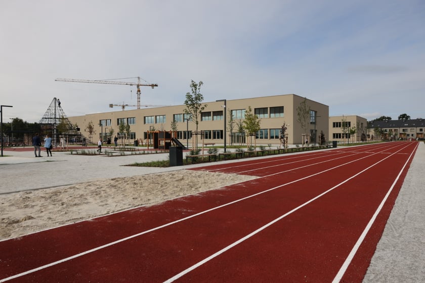 Rozpoczęcie roku szkolnego w nowej szkole przy ul. Asfaltowej we Wrocławiu