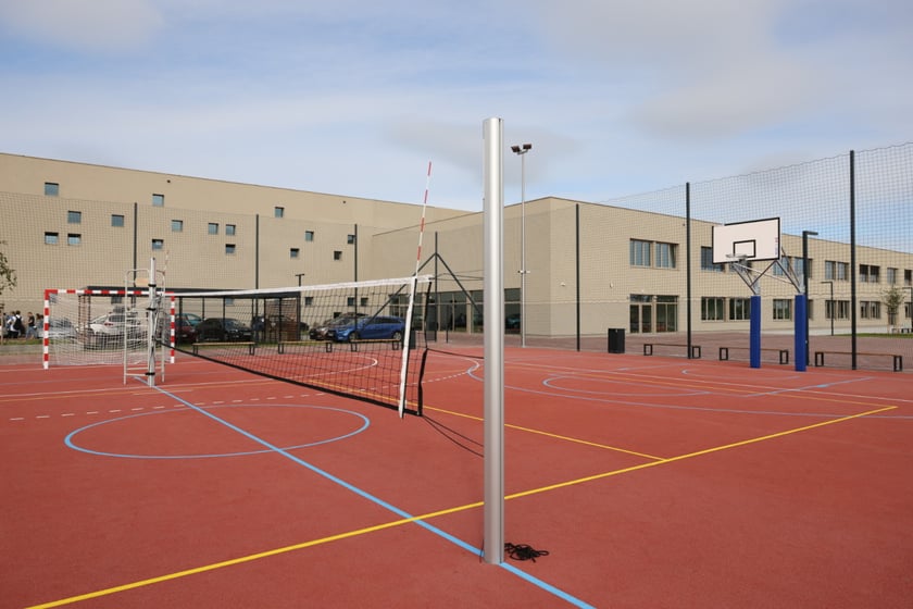 Rozpoczęcie roku szkolnego w nowej szkole przy ul. Asfaltowej we Wrocławiu