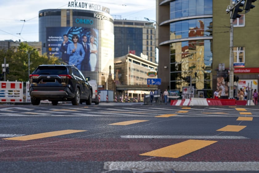 Przebudowa torowiska na skrzyżowaniu Piłsudskiego i Świdnickiej we Wrocławiu, 5.09.2023