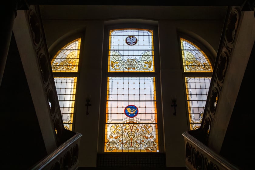 Gmach siedziby Dyrekcji Okręgu Telekomunikacji i Poczty Polskiej przy ul. Powstańców Śląskich 134-138. Budynek był wystawiony przez Orange na sprzedaż za blisko 40 mln zł.