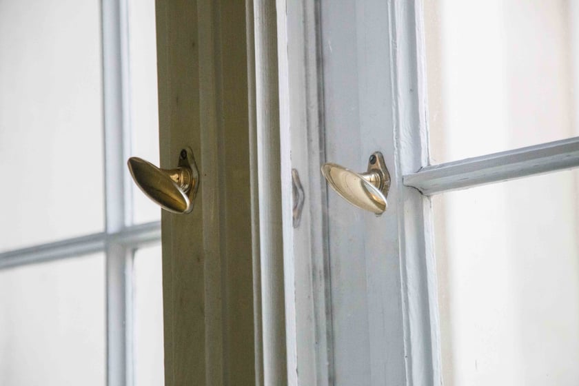 Gmach siedziby Dyrekcji Okręgu Telekomunikacji i Poczty Polskiej przy ul. Powstańców Śląskich 134-138. Budynek był wystawiony przez Orange na sprzedaż za blisko 40 mln zł.