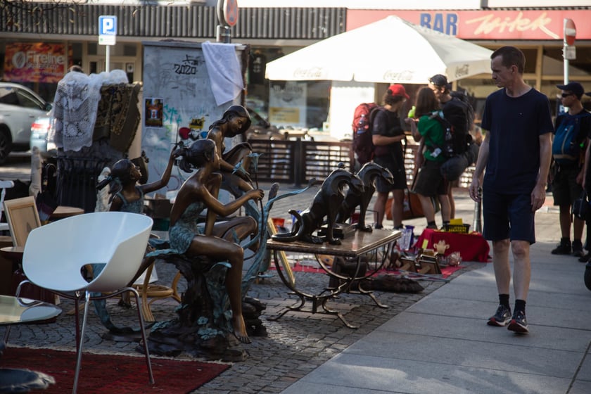 Targ staroci przy katedrze Marii Magdaleny przy ul. Szewskiej we Wrocławiu