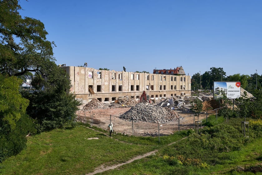 dawnego Zakładowego Domu Kultury WSK Hydral na Psim Polu