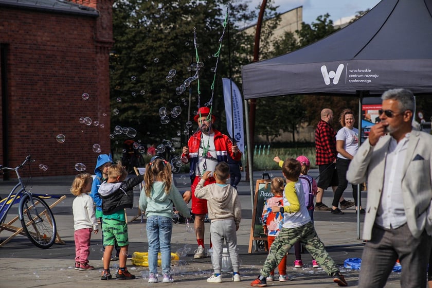 Pchli targ przy Centrum Historii Zajezdnia w niedzielę 24 września