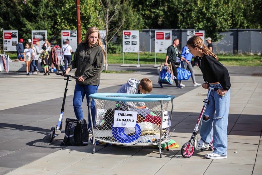Pchli targ przy Centrum Historii Zajezdnia w niedzielę 24 września