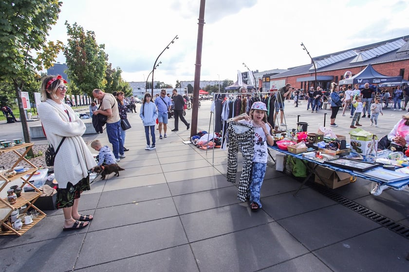 Pchli targ przy Centrum Historii Zajezdnia w niedzielę 24 września