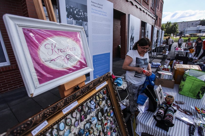 Pchli targ przy Centrum Historii Zajezdnia w niedzielę 24 września