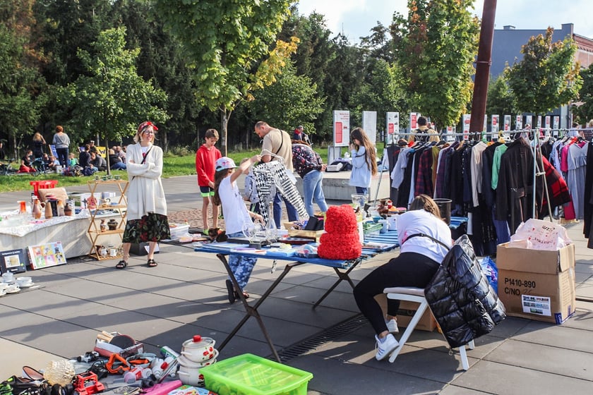 Pchli targ przy Centrum Historii Zajezdnia w niedzielę 24 września