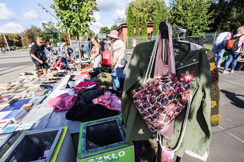 Pchli targ przy Centrum Historii Zajezdnia w niedzielę 24 września