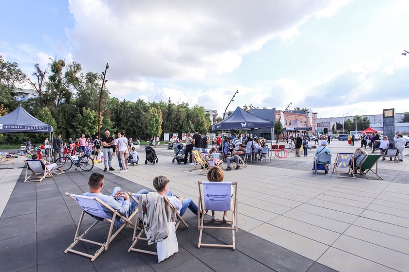 Powr&oacute;t do przeszłości. Piknik rodzinny bez barier. Wehikuł czasu do lat 80. przy Centrum Historii Zajezdnia w niedzielę 24 września