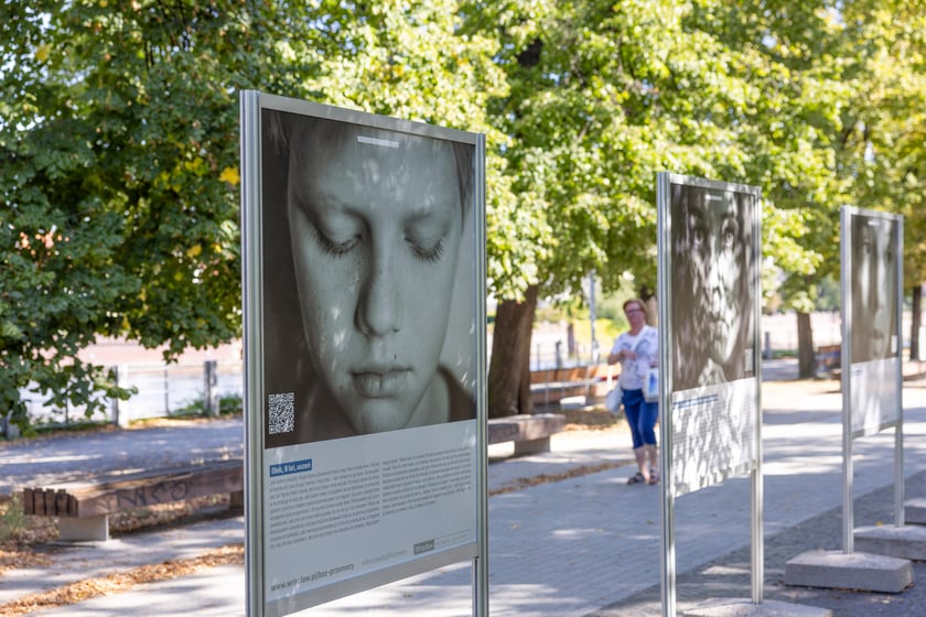 Wystawa plenerowa &bdquo;Historie&rdquo; na Bulwarze Dunikowskiego