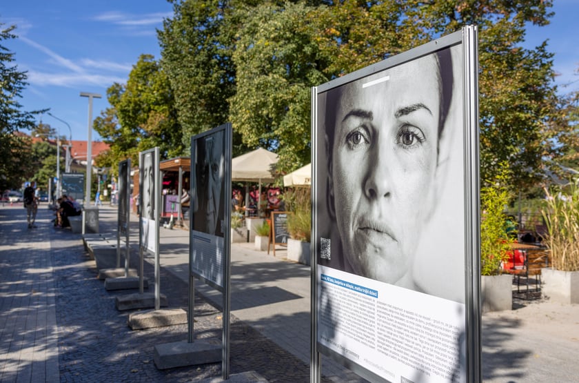 Wystawa plenerowa &bdquo;Historie&rdquo; na Bulwarze Dunikowskiego