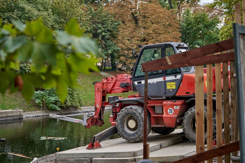 Fosa miejska i okolice, miejsce po Kładce św. Antoniego, październik 2023