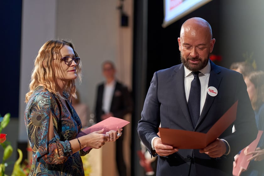 Nadanie przez prezydenta Wrocławia Jacka Sutryka stypendi&oacute;w samorządu Wrocławia przyznawanego w ramach &bdquo;Wrocławskiego programu wspierania uzdolnionych &ndash; PROMOVERE TALENTA&rdquo;