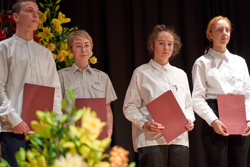 Nadanie przez prezydenta Wrocławia Jacka Sutryka stypendi&oacute;w samorządu Wrocławia przyznawanego w ramach &bdquo;Wrocławskiego programu wspierania uzdolnionych &ndash; PROMOVERE TALENTA&rdquo;