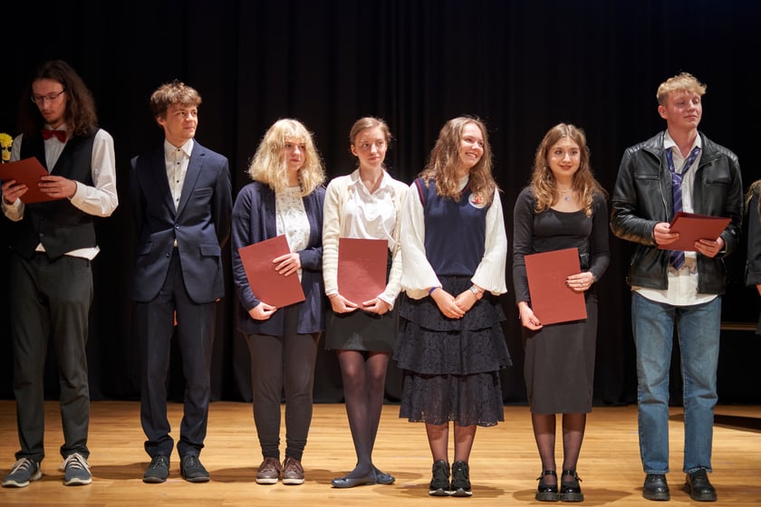 Nadanie przez prezydenta Wrocławia Jacka Sutryka stypendi&oacute;w samorządu Wrocławia przyznawanego w ramach &bdquo;Wrocławskiego programu wspierania uzdolnionych &ndash; PROMOVERE TALENTA&rdquo;