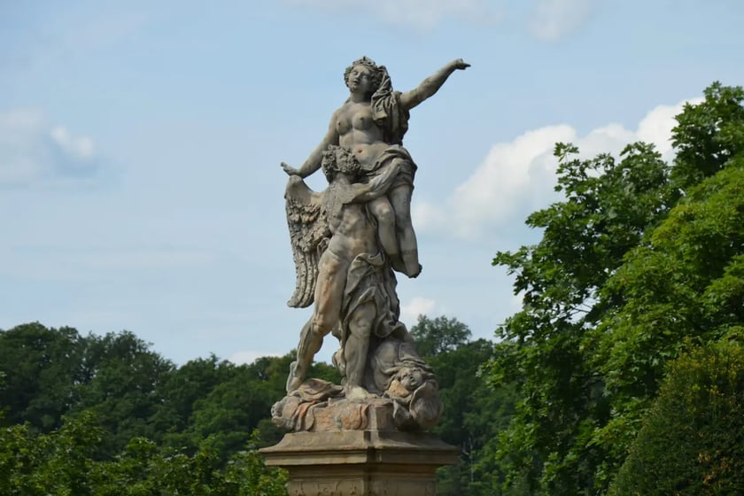 jedna z figur przy Zamku Książ