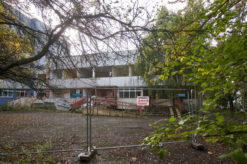 Wyburzanie budynku po przychodni Practimed, 24 października 2023