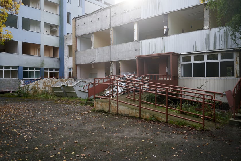 Wyburzanie budynku po przychodni Practimed, 24 października 2023