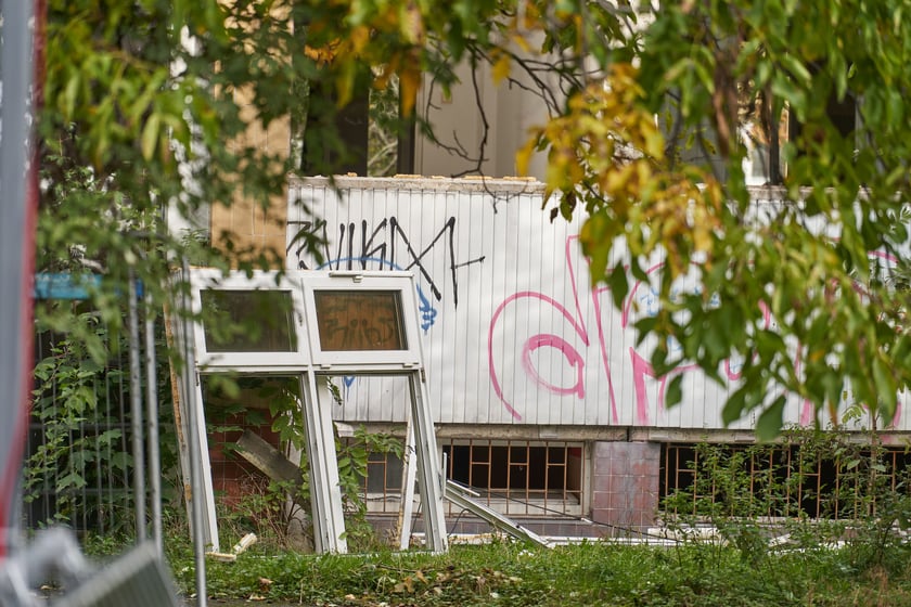 Wyburzanie budynku po przychodni Practimed, 24 października 2023