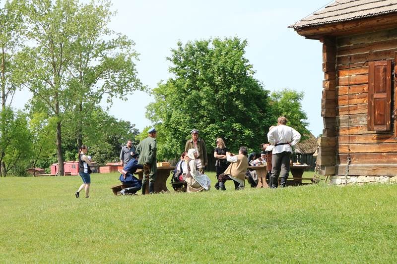 Plan zdjęciowy w Parku Etnograficznego w Tokarnii w Gminie Chęciny