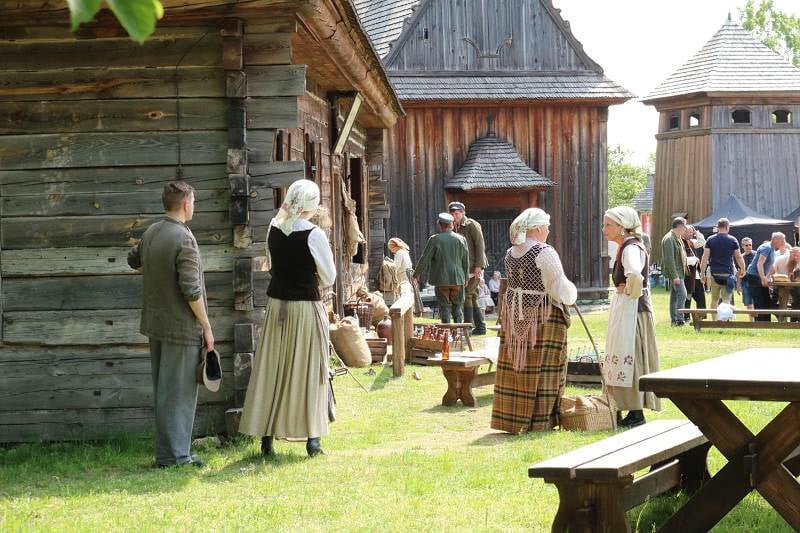 Plan zdjęciowy w Parku Etnograficznego w Tokarnii w Gminie Chęciny